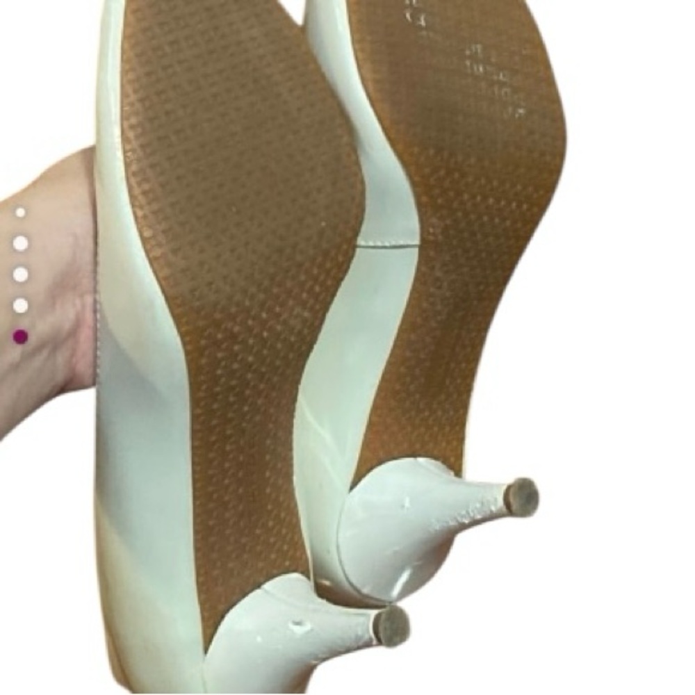 TAHARI  Marie Peep-toe Elegant Cream Heels With grip soles - Picture 8 of 8